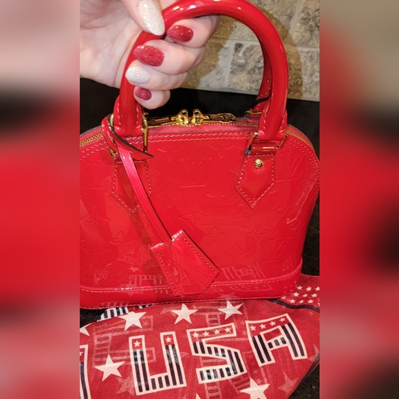 Meet your Posher, Sam - Picture 8 of 12